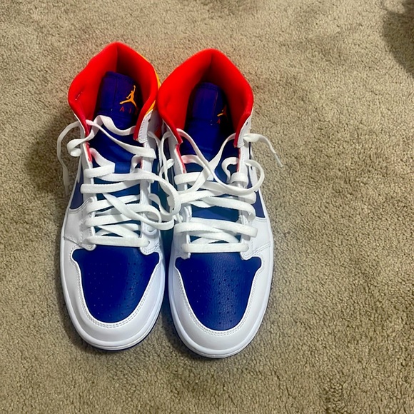 Beautiful air Jordan 1s mid - Picture 1 of 4